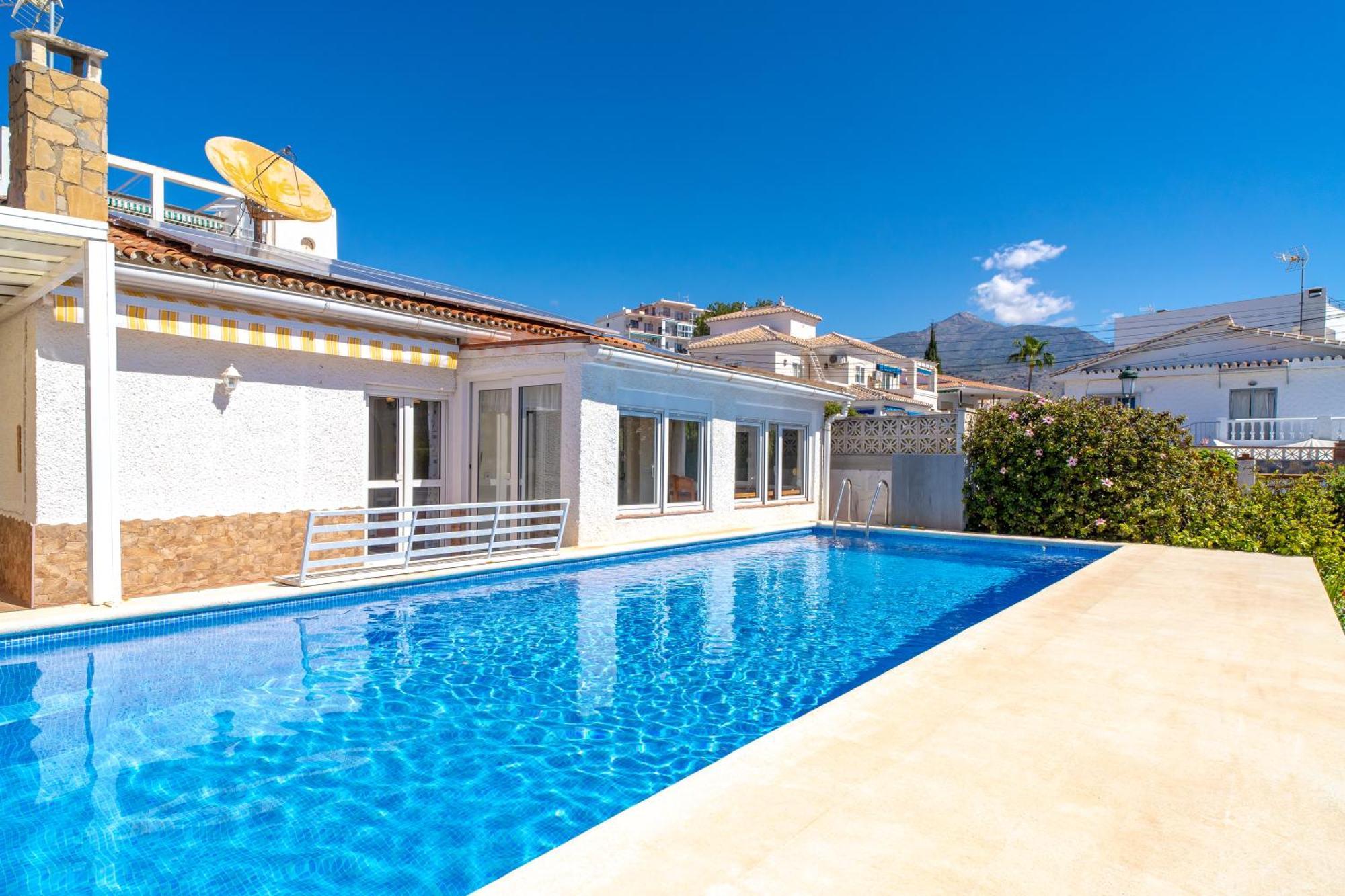 Villa Sevilla Casasol Nerja Buitenkant foto